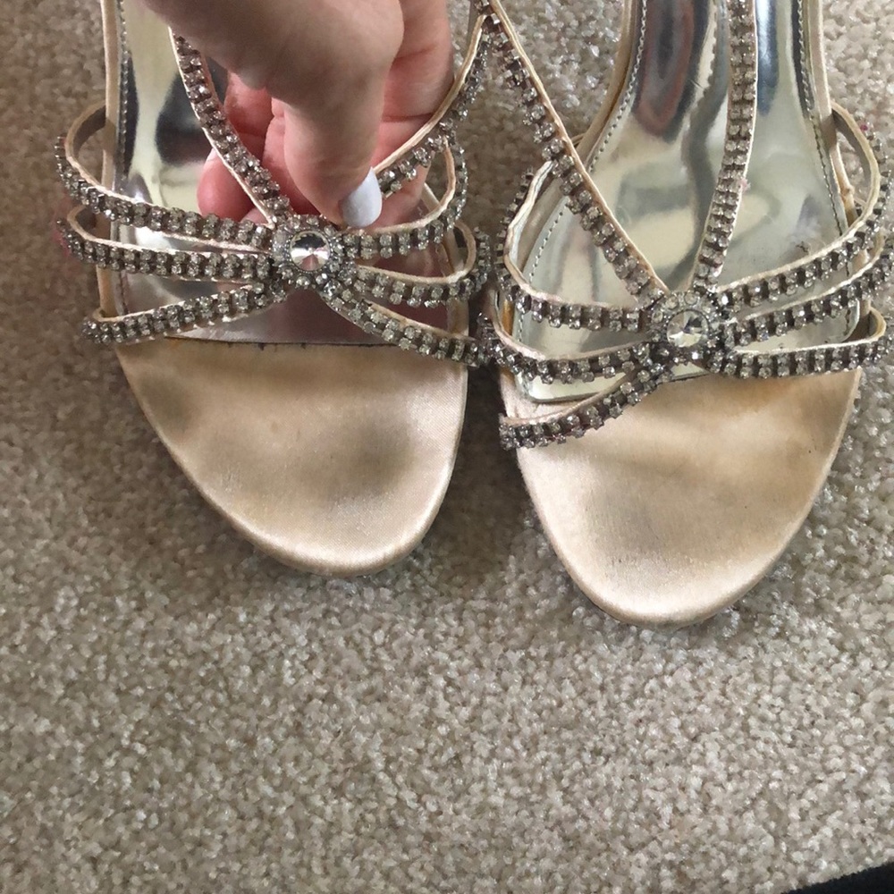 Ivory heels - Picture 3 of 8